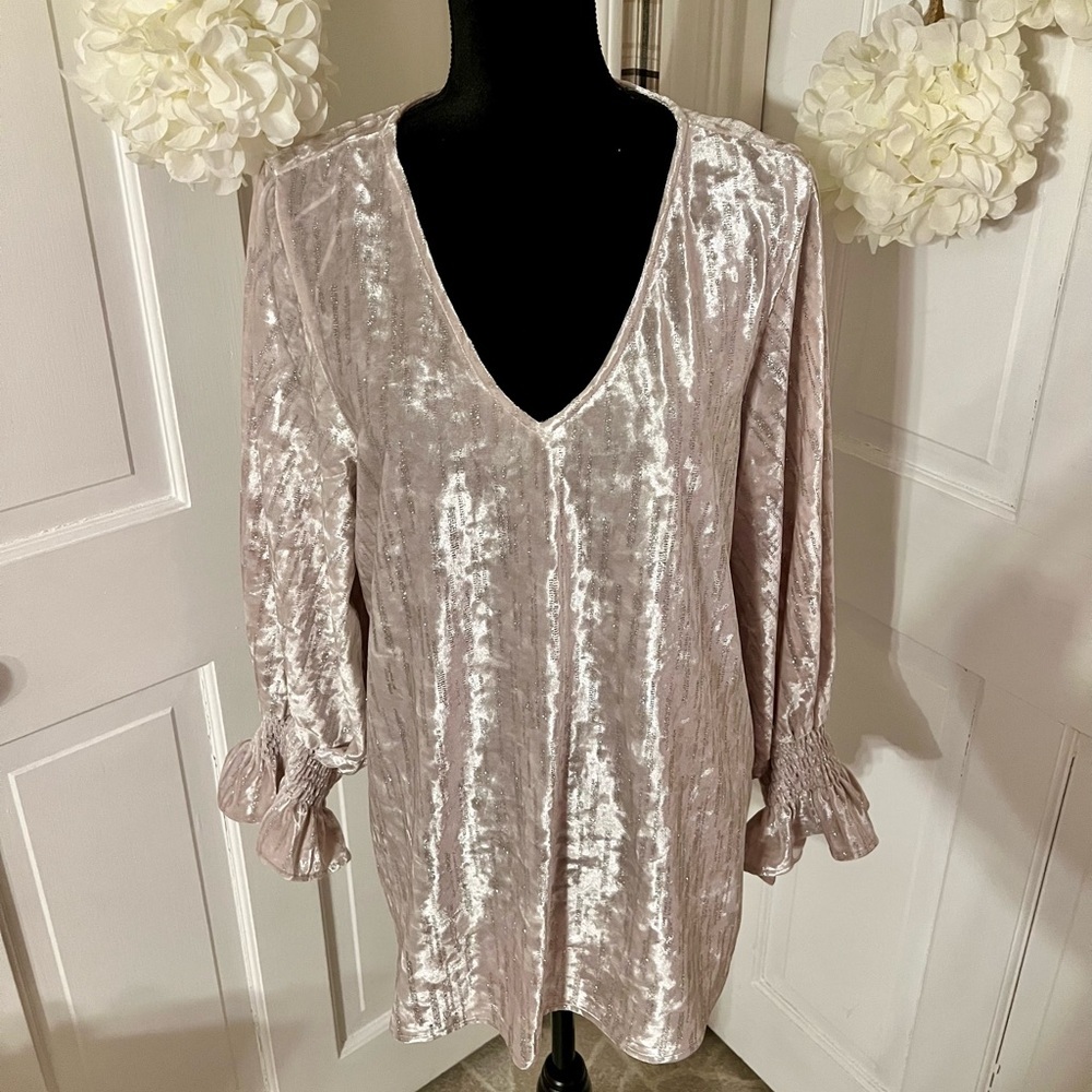 Vince Camuto Blush Velvet V-Neck Long Sleeve Top